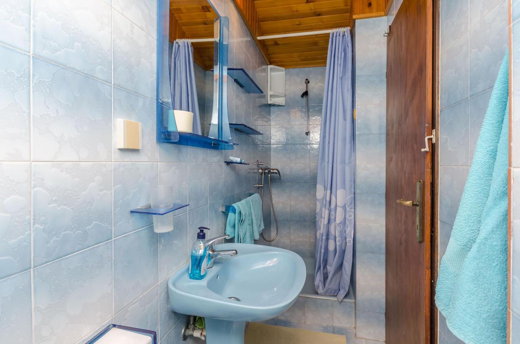 Apartments And Rooms Darinka Vrboska Exterior foto