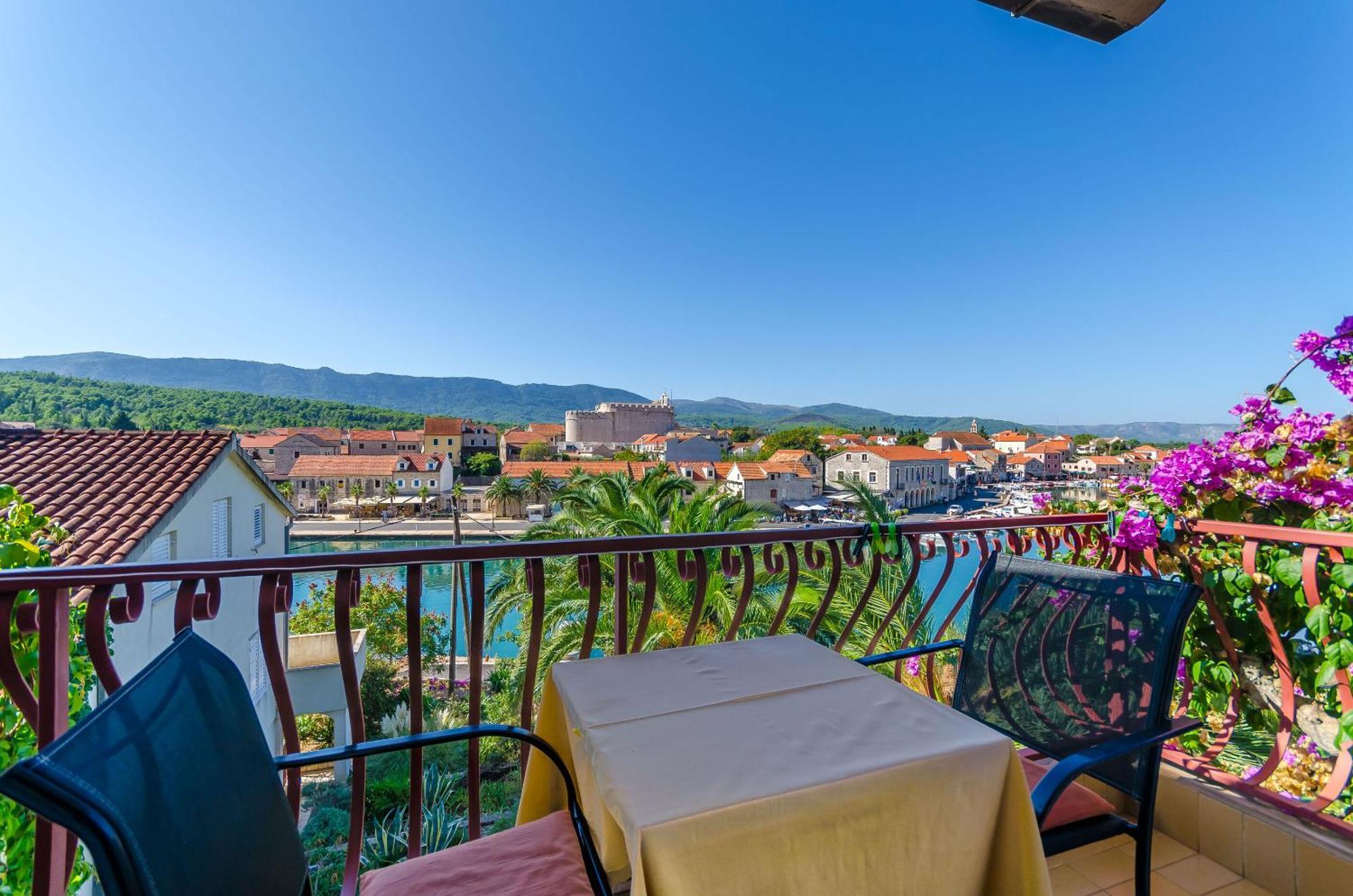Apartments And Rooms Darinka Vrboska Exterior foto